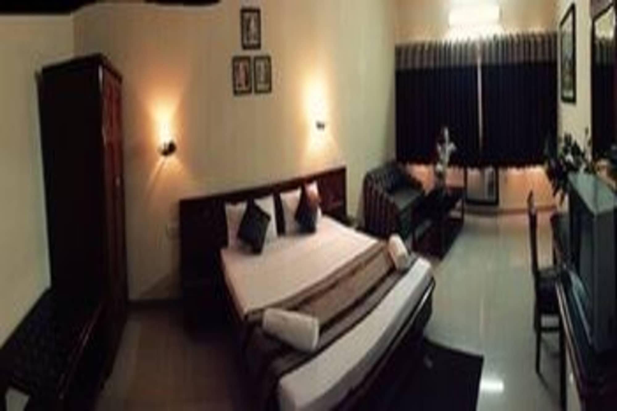 Airport Hotel Új-Delhi Kültér fotó