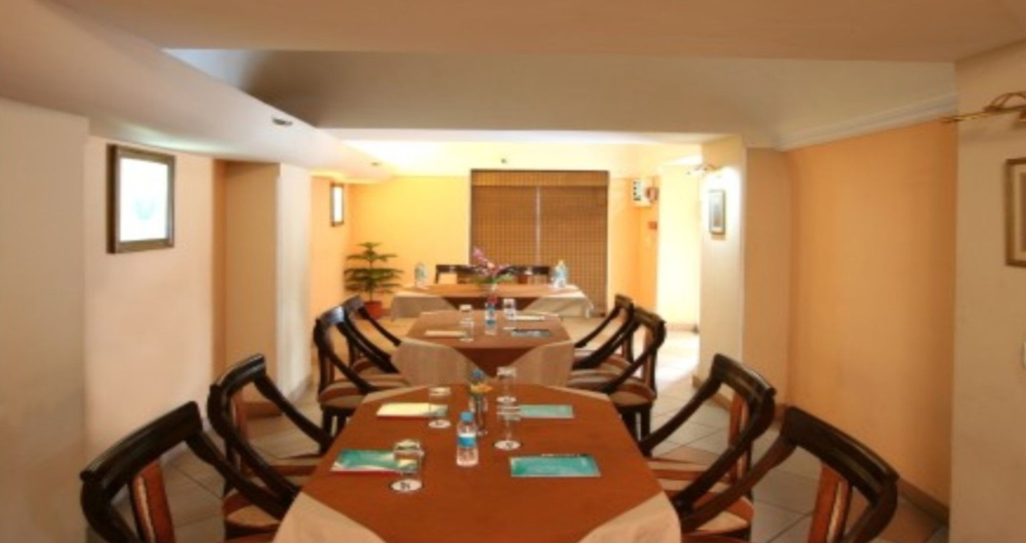 Airport Hotel Új-Delhi Kültér fotó